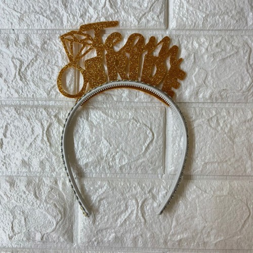 ZERO LAND - Team Bride Yazılı Plastik Taç Gold ZERO LAND - Team Bride Yazılı Plastik Taç Gold