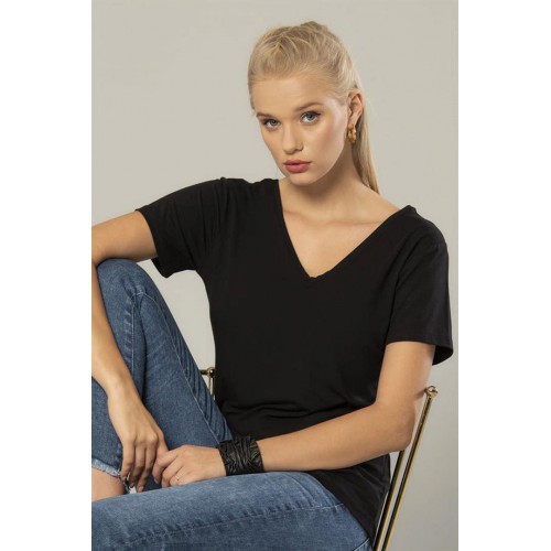 Erdem Weweus Siyah Kadın Viskon Ön ve Arka V-Yaka T-Shirt 237 Renk Siyah Beden XXL Erdem Weweus Siyah Kadın Viskon Ön ve Arka V-Yaka T-Shirt 237 Renk Siyah Beden XXL