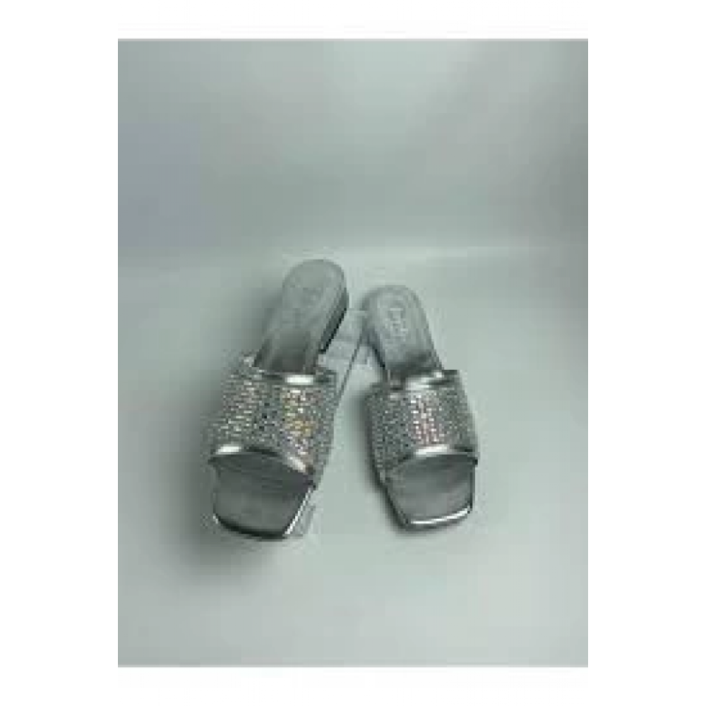 Ortu Gümüş Cilt İşlemeli Terlik (Numara: 39)