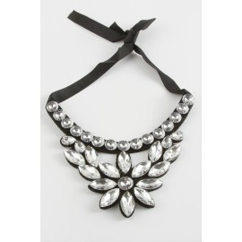 Çiçek Taşlı Yaka Kolye-Gümüş Rengi