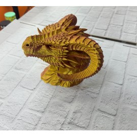 Altın Kırmızı Ejderha Figürü