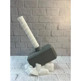 Thor’un Çekici Dekoratif Süs Güçlü ve İkonik Tasarım 20x34 cm