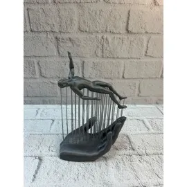 El İnsan Figürü Gri