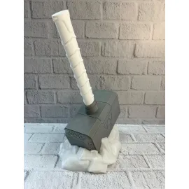 Thor’un Çekici Dekoratif Süs Güçlü ve İkonik Tasarım 20x34 cm
