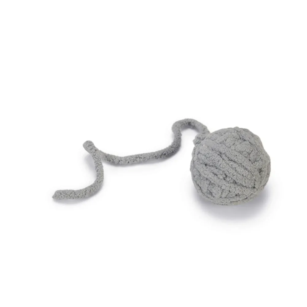 Beeztees Yavru Kedi Oyuncağı, Kuyruklu Yün Top, 6,5cm, 35cm kuyruk