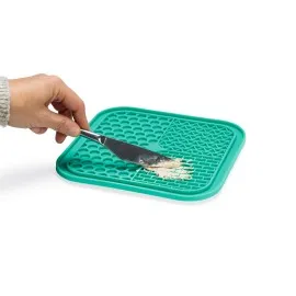 Beeztees Yavru Köpek Yaş Mama Yeme Oyuncağı, Kare Şeklinde, Silikon, Yeşil, 20X20Cm