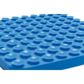 Beeztees Yavru Köpek Mama Yeme Oyuncağı, Kare Şeklinde, Silikon, Mavi, 20X20Cm