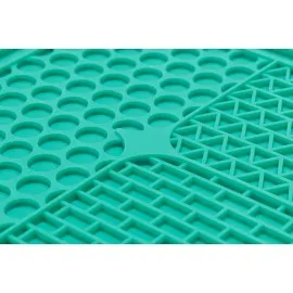 Beeztees Yavru Köpek Yaş Mama Yeme Oyuncağı, Kare Şeklinde, Silikon, Yeşil, 20X20Cm