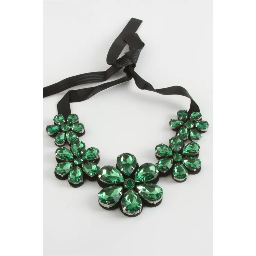 Papatya Taşlı Yaka Kolye-Açık Mavi