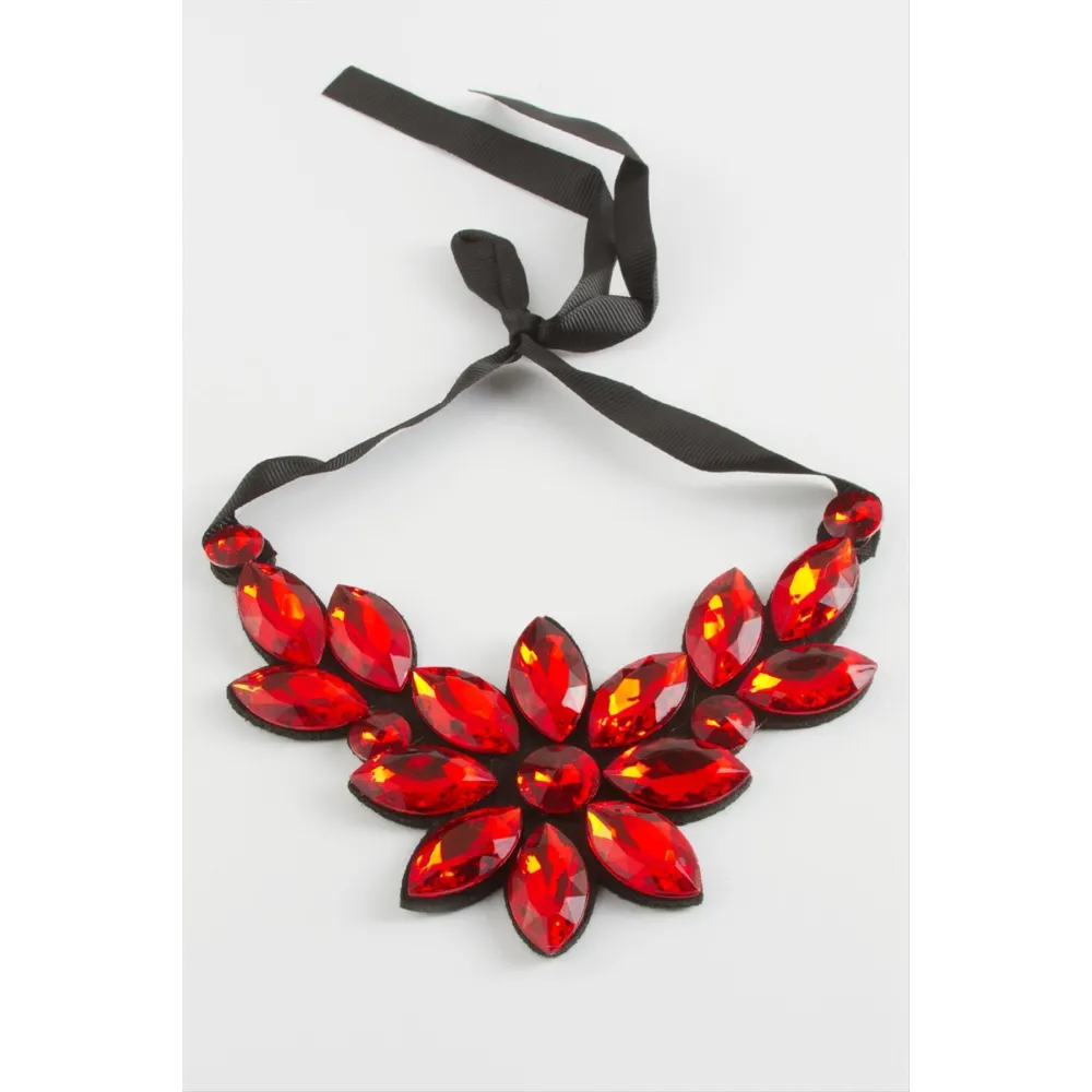 Çiçek Taşlı Yaka Kolye-Yeşil