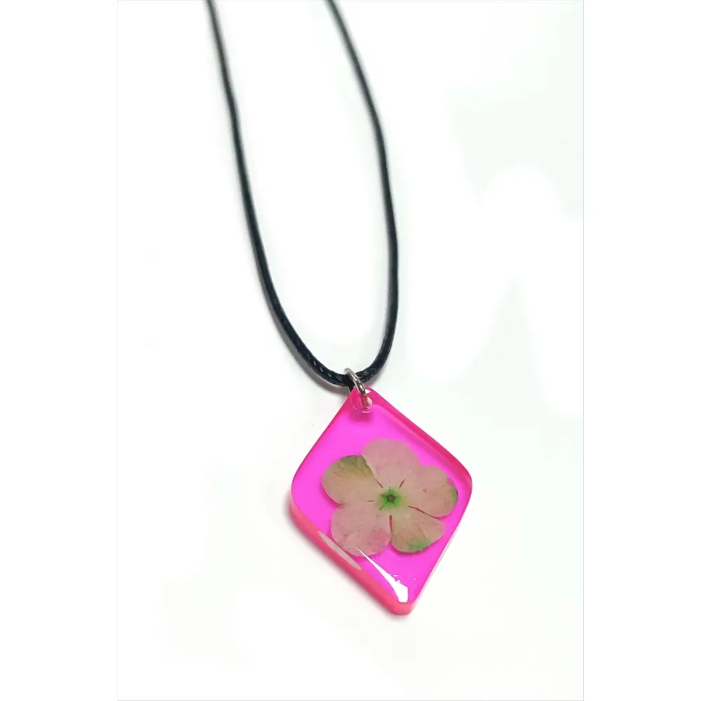 Kartopu Çiçeği Baklava Dilimli Epoksi Kolye-Pembe