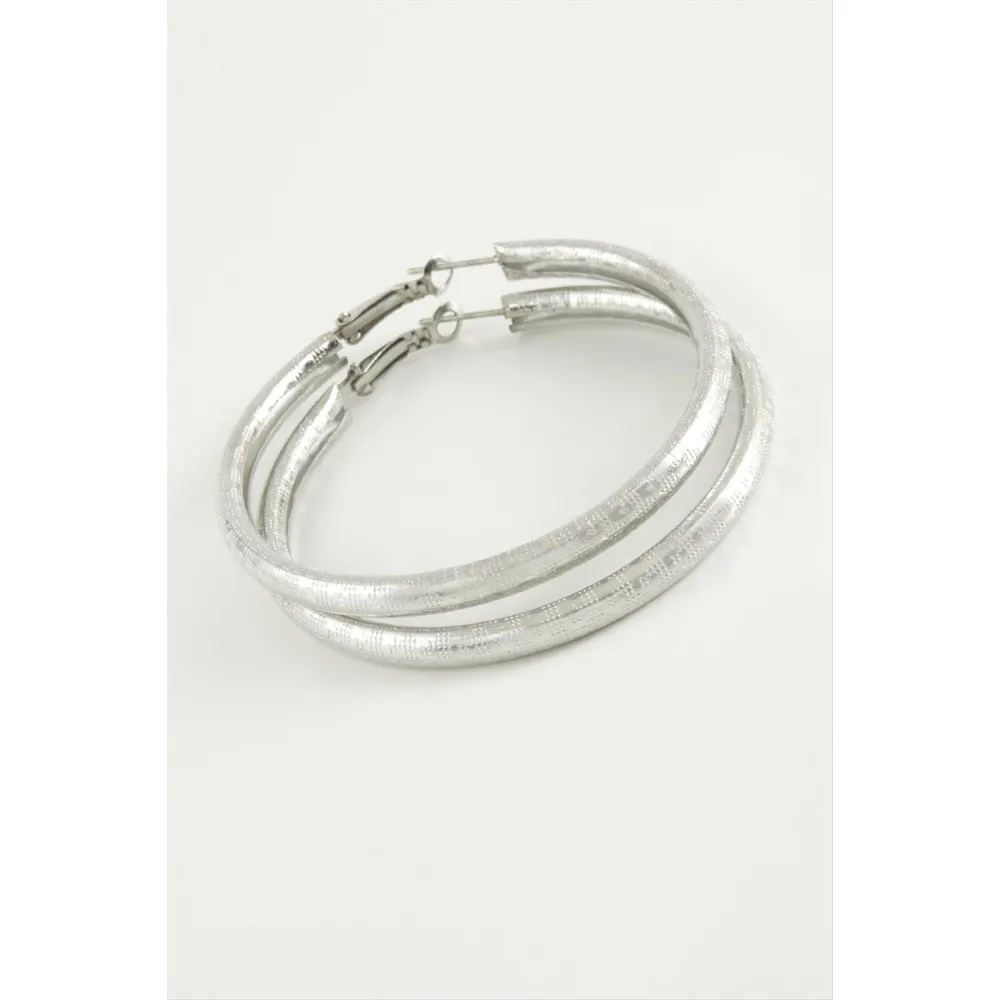 Noktalı Boru Halka Küpe 5,5 cm-Gümüş Rengi