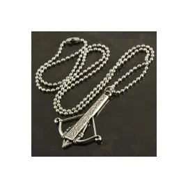 Ok Figürlü Metal Kolye-Gümüş Rengi