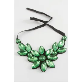 Çiçek Taşlı Yaka Kolye-Yeşil