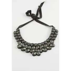 Papatya Taşlı Yaka Kolye-Antrasit