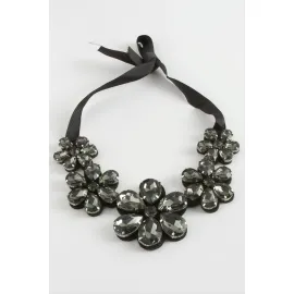 Papatya Taşlı Yaka Kolye-Antrasit