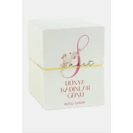 Dünya Kadınlar Günü Bileklik Kartı-Beyaz