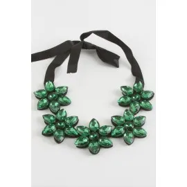 Çiçek Taşlı Yaka Kolye-Yeşil
