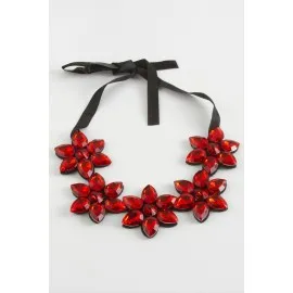 Çiçek Taşlı Yaka Kolye-Kırmızı