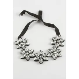 Çiçek Taşlı Yaka Kolye-Gümüş Rengi