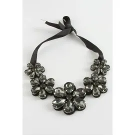 Papatya Taşlı Yaka Kolye-Antrasit