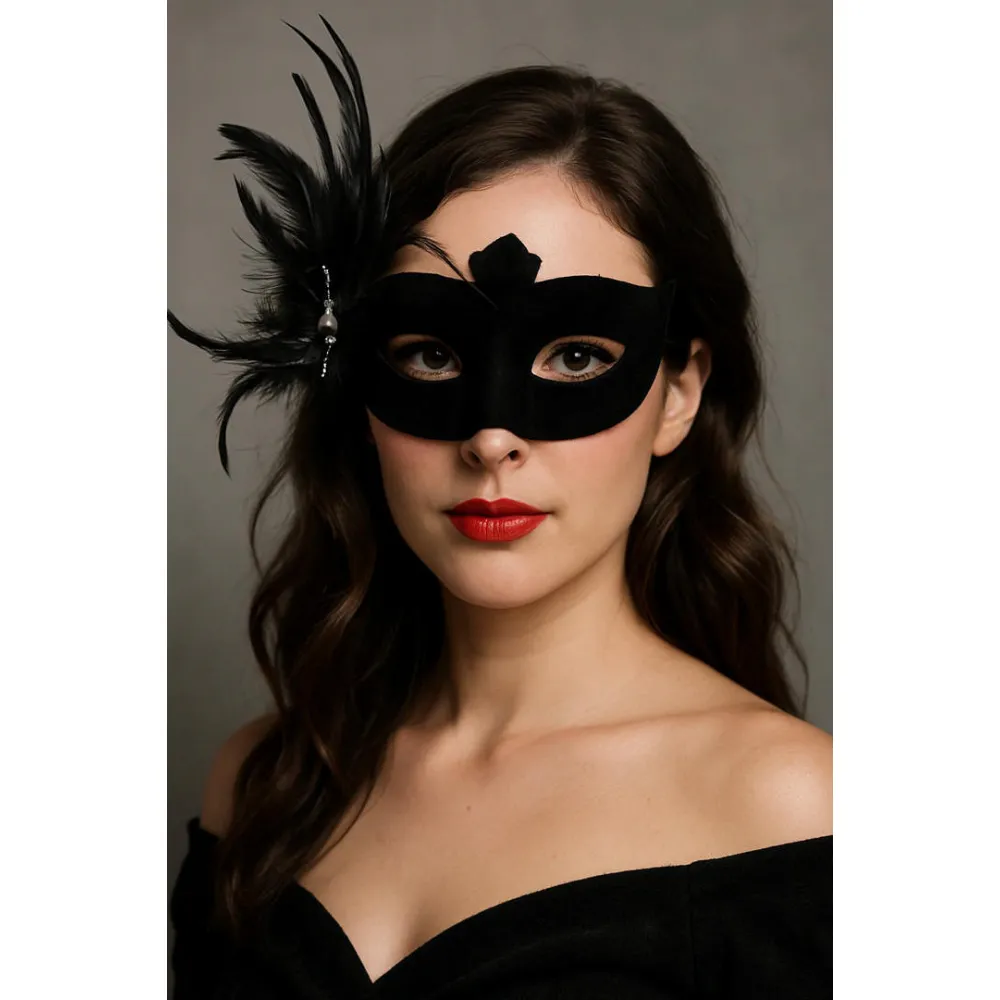 Siyah Renk Yandan Tüylü Süet Kaplama Beyaz İncili Parti Maskesi 18X15 cm