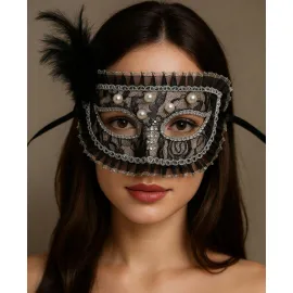 Siyah Renk Yandan Tüylü İnci İşlemeli Taşlı Dantelli Parti Maskesi 17X12 Cm