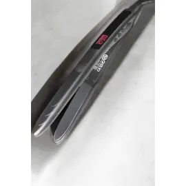 Saç Düzleştirici Led Ekranlı Isı Ayarlı Seramik Kaplama Profesyonel