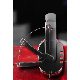 Mikrofonlu, Gürültü Engelleyici ve Dayanıklı Kulaklık: Oyun Performansınızı Zirveye Taşıyın