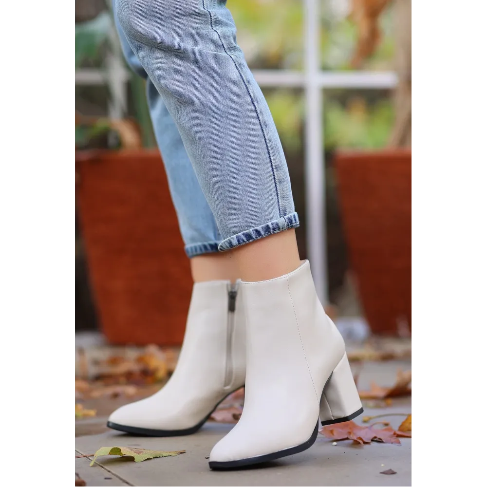 Biya Bej Cilt Topuklu Bot (Numara: 40)