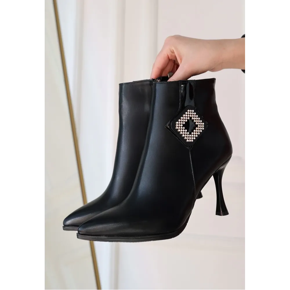 Moose Siyah Cilt Topuklu Bot (Numara: 39)