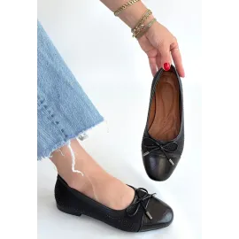 Etya Siyah Cilt Babet Ayakkabı (Numara: 39)