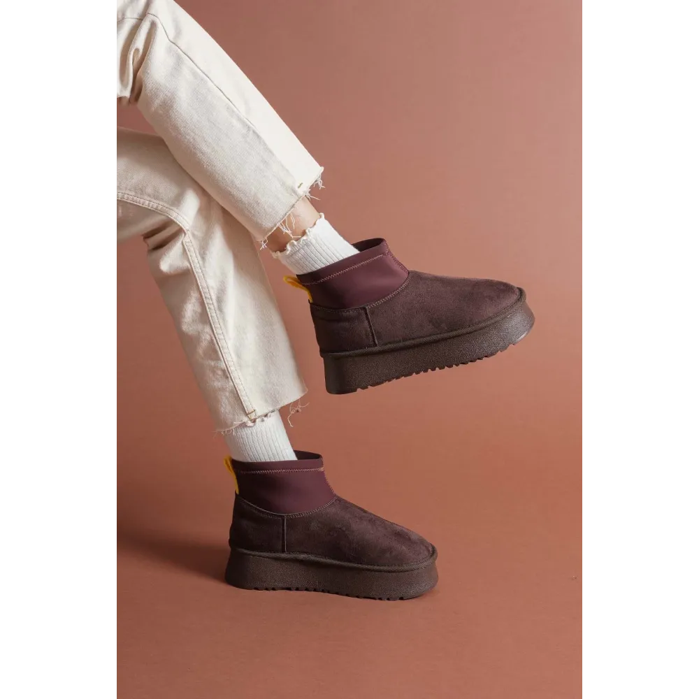 Cuen Kahverengi Süet Bot (Numara: 38)