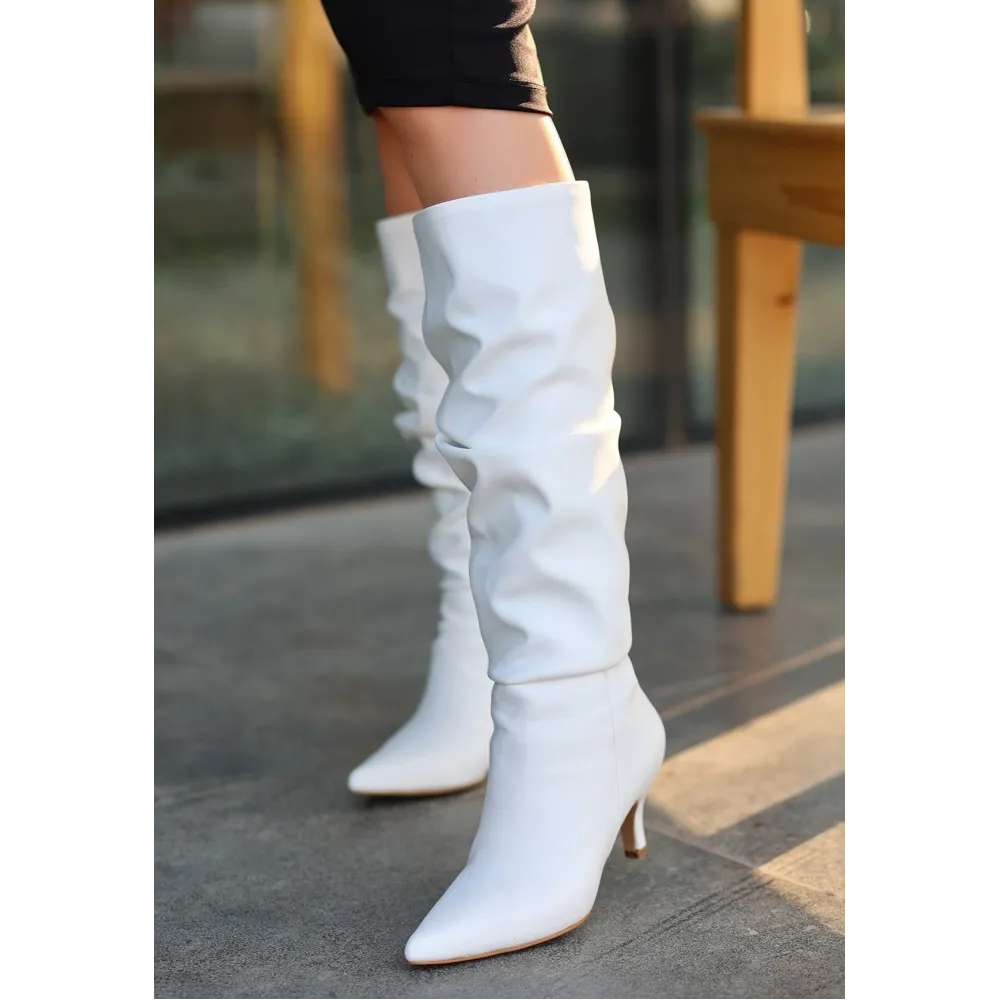 Zelya Beyaz Cilt Topuklu Çizme (Numara: 38)