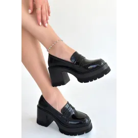 Janes Siyah Rugan Dolgu Topuk Ayakkabı (Numara: 40)