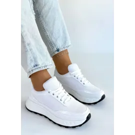 Edva Beyaz Cilt Bağcıklı Spor Ayakkabı (Numara: 38)