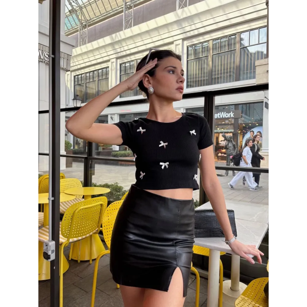 Fiyonklu Bluz Siyah (Beden: M)