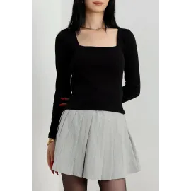 Çerçeve Yaka Kaşkorse Bluz Siyah (Beden: S)