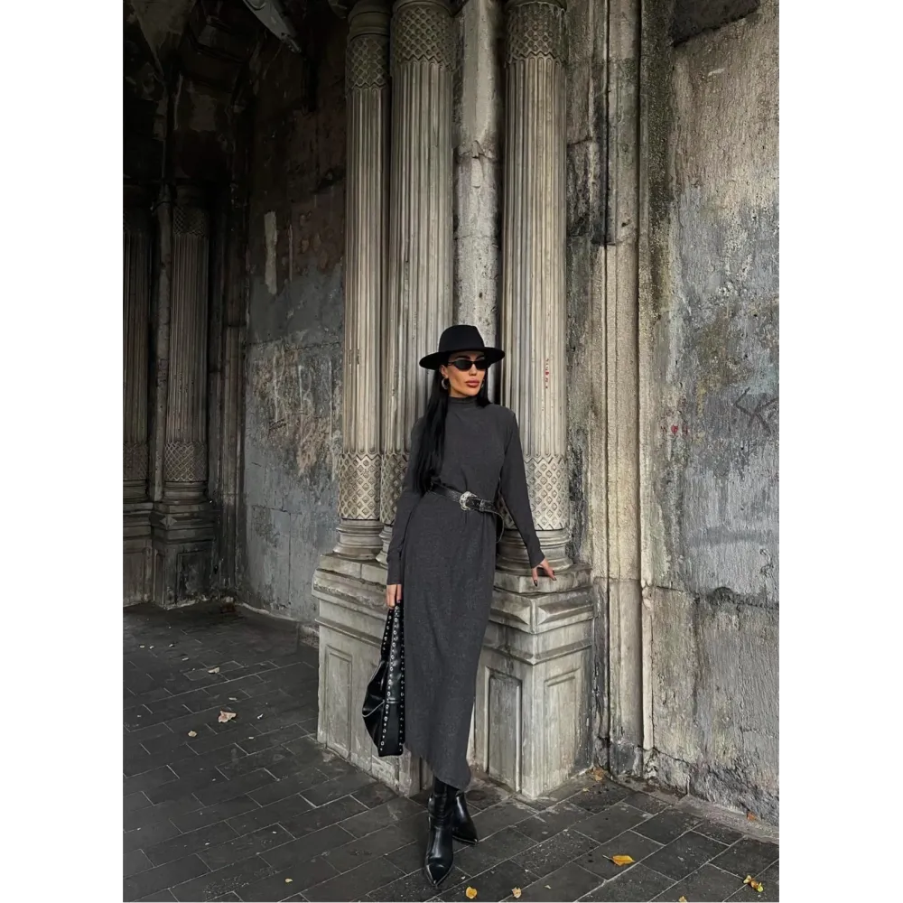 Boğazlı Kalın Bürümcük Uzun Elbise Siyah (Beden: L)