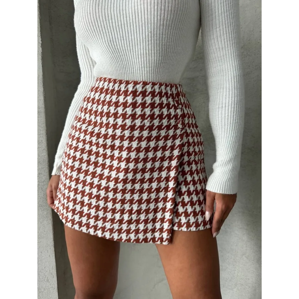 İki Düğmeli Kaz Ayağı Desen Ch Kumaş Şort Etek Bordobeyaz H26414 (Beden: Xl)