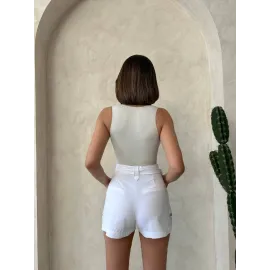 Kemer Detaylı Gabardin Şort Beyaz S25289 (Beden: Xl)