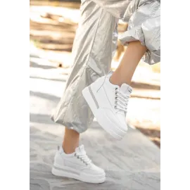 Lulu Beyaz Cilt Bağcıklı Spor Ayakkabı (Numara: 40)