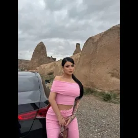 Madonna Yaka Bol Paça Pantolonlu Takım Pembe (Beden: L)