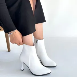 Mişha Beyaz Cilt Topuklu Bot (Numara: 40)