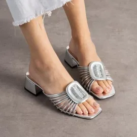 Anca Gümüş Rugan Topuklu Terlik (Numara: 39)