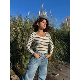 V Yaka Çizgili Bluz Beyaz A3699 (Beden: L)