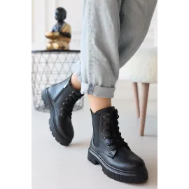 Daum Siyah Cilt Bağcıklı Bot (Numara: 36)