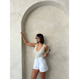 Kemer Detaylı Gabardin Şort Beyaz S25289 (Beden: M)