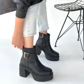 Lonji Siyah Cilt Topuklu Bot (Numara: 40)