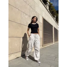 Yaka Kol Garnili Ön Parçalı Bluz Siyah (Beden: M)